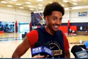 普尔答记者问：哇~ 你的问题真像一拳打在我的鼻子上