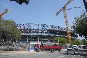 不满延期！每体：巴萨认为“如果我们是皇马，早就回诺坎普踢了”