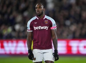 BBC：安东尼奥目前在布伦特福德进行训练，但不意味后者与其签约