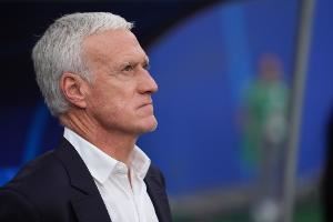 德尚：姆巴佩伤势没有恶化，但被换下前他脚踝受伤的地方又被撞了