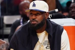 夸梅：詹姆斯应谨慎选择身边的伙伴 那样就可避免达蒙-琼斯的丑闻